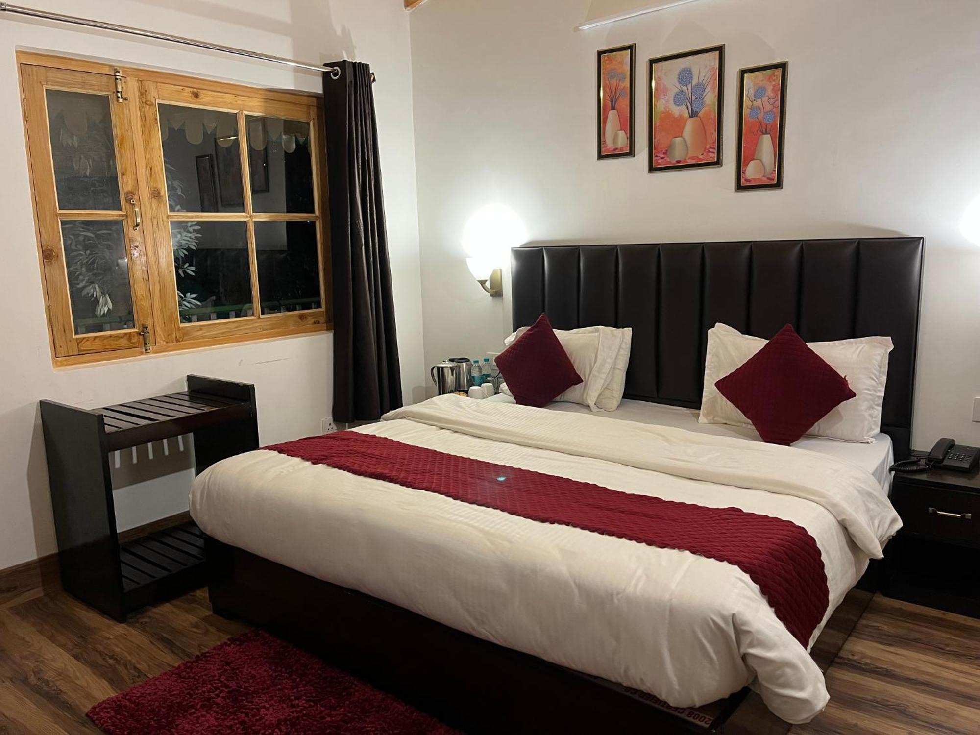 Cedar Woods Resort By Heyan Hotels Nainital Kültér fotó