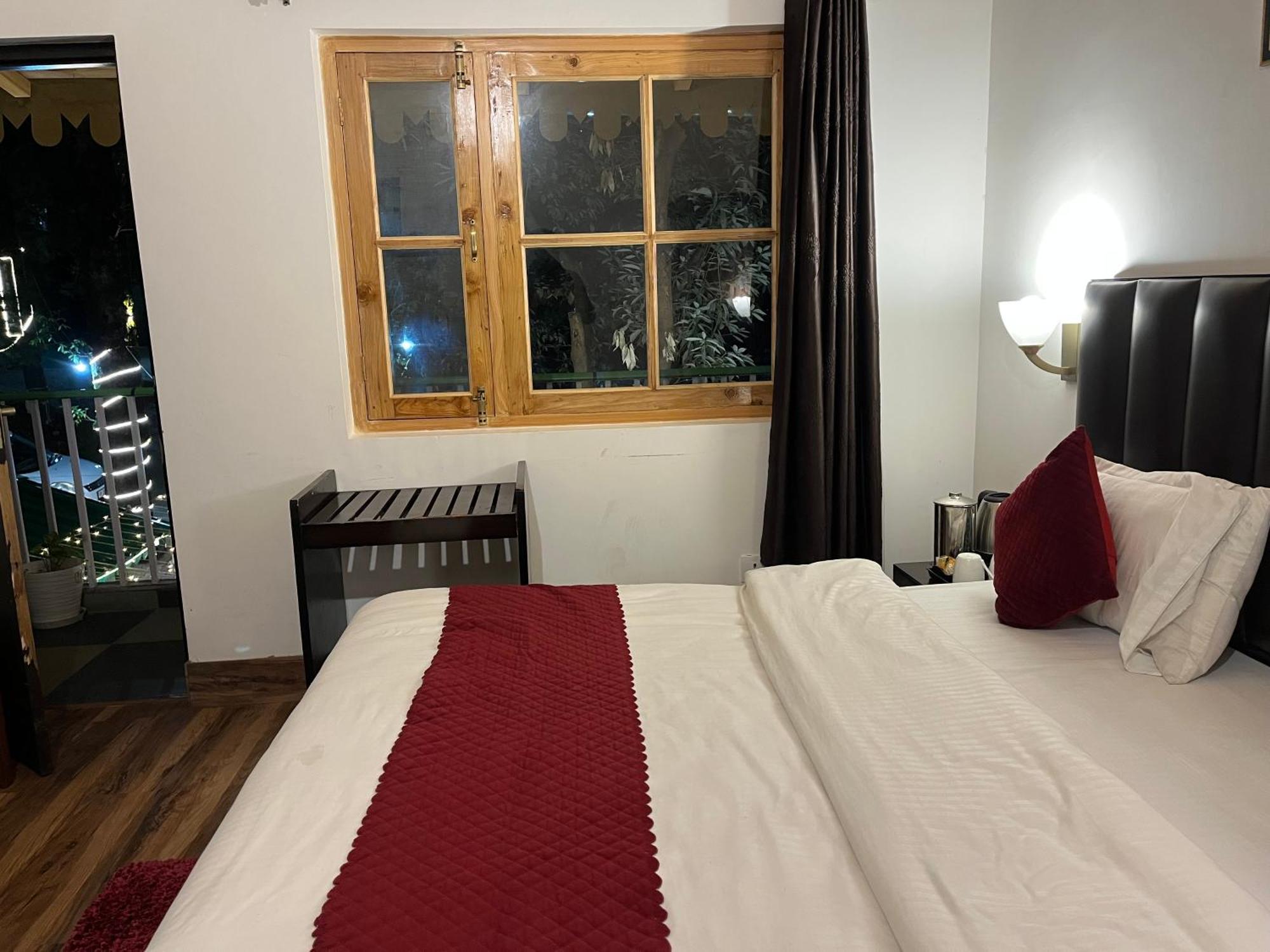 Cedar Woods Resort By Heyan Hotels Nainital Kültér fotó